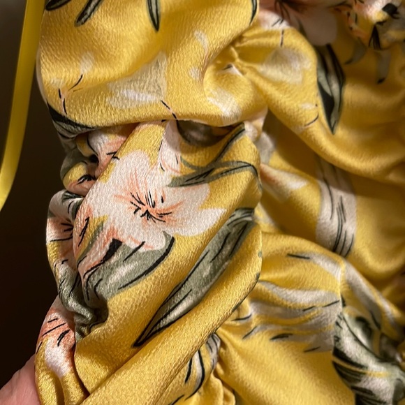 Yellow Floral Print Rouched Mini Dress - RUBY AND JENNA - NWT - Picture 6 of 6